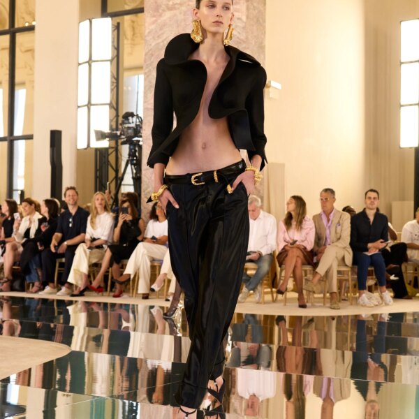 Головна 113 Schiaparelli: Колекція, що переосмислює моду як мистецтво