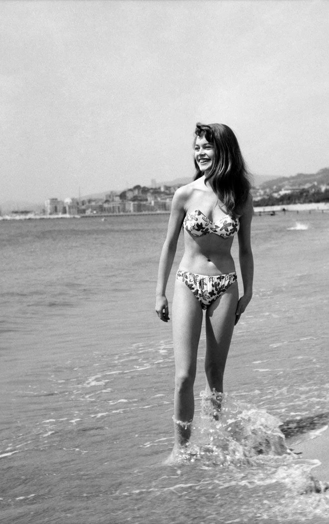 18 літніх фотографій Бріжит Бардо, що закликають забути про все та вирушити на відпочинок8