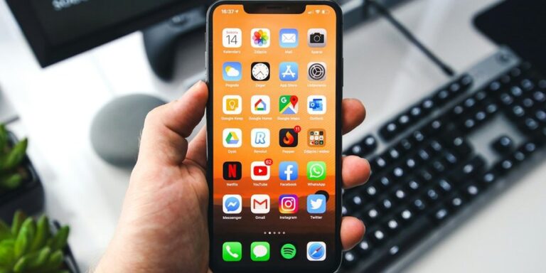 App Store: від ідеї Стіва Джобса до втілення — еволюція та ключові моменти 1 App Store: від ідеї Стіва Джобса до втілення — еволюція та ключові моменти 1