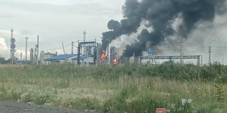 Омський НПЗ зупинив роботу: наслідки дронової атаки вже тут 4