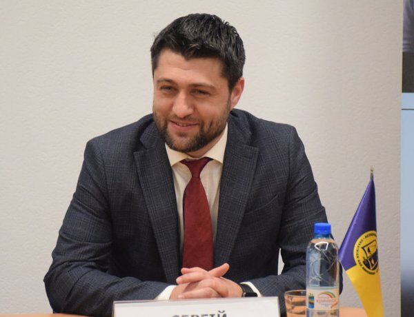 Головна 85 Екс-посол на Кіпрі: МЗС України причетне до корупційних схем —…