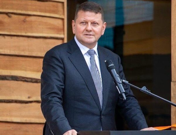 Зеленський розпитав Залужного про вибори: генерал дав чітку відповідь