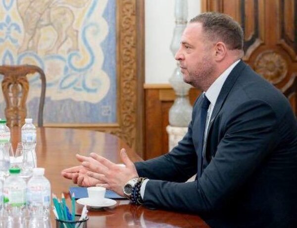Єрмак пропонував Зеленському кадрові зміни: Федорова могли звільнити, — джерела