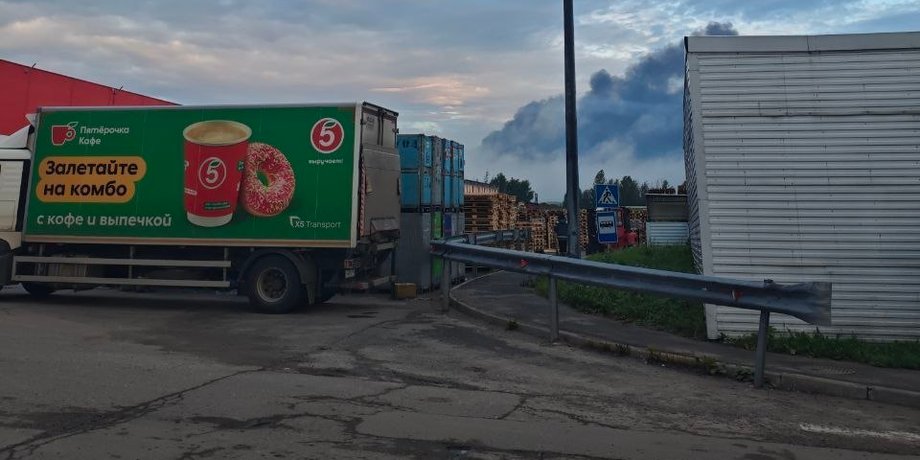 Вибухи на нафтопереробному заводі в Ярославі: потужна атака, що триває (фото) 4 Вибухи на нафтопереробному заводі в Ярославі: потужна атака, що триває (фото) 4