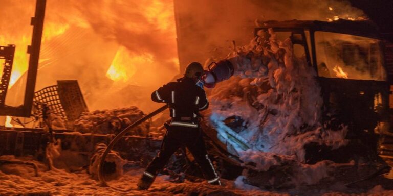 Нова пошта під обстрілом: загинули водії внаслідок атаки на Суми 5 Нова пошта під обстрілом: загинули водії внаслідок атаки на Суми 5