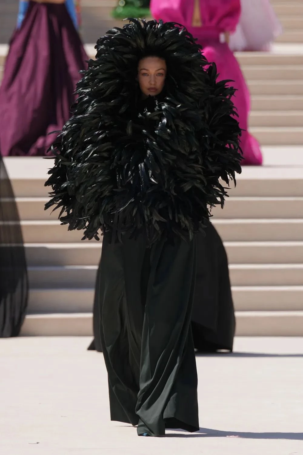 Піччолі запалив Balenciaga: перша кутюрна колекція вибухнула подіумом4