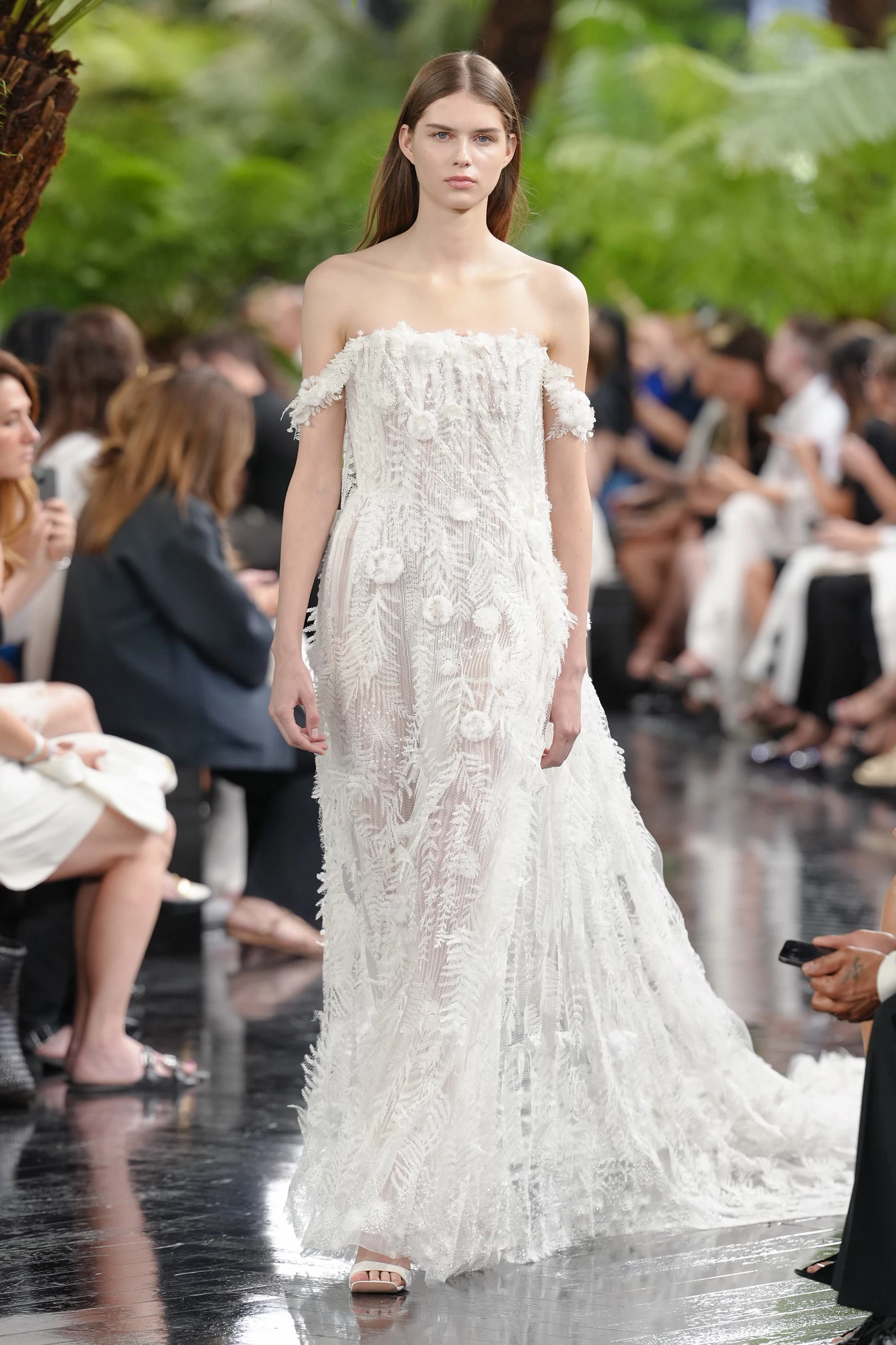 Dior Couture Осінь-Зима 2026/2027: Одяг, що оживляє природу 30 Dior Couture Осінь-Зима 2026/2027: Одяг, що оживляє природу15