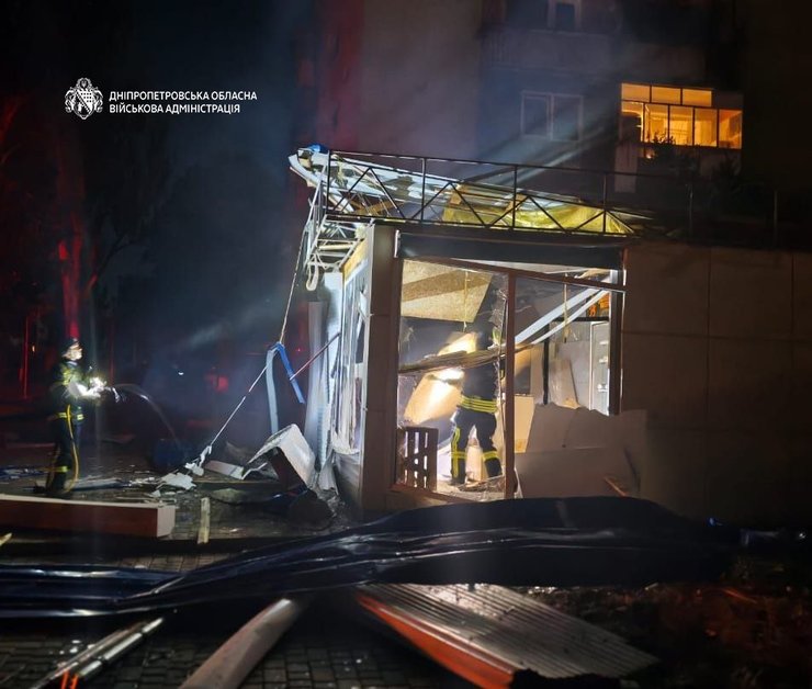 Витік аміаку в Дніпрі: Наслідки та відеозаписи руйнувань після обстрілу 27 липня 6 Витік аміаку в Дніпрі: Наслідки та відеозаписи руйнувань після обстрілу 27 липня 6
