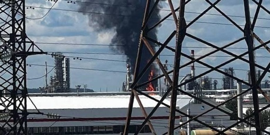Удар українських дронів по НПЗ у Пермі: аналіз наслідків