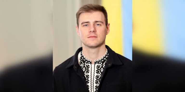 Гераскевич виступив на підтримку Тарана: скелетоніст відвідав мітинг проти відставки ексміністра оборони 15 Гераскевич виступив на підтримку Тарана: скелетоніст відвідав мітинг проти відставки ексміністра оборони 15