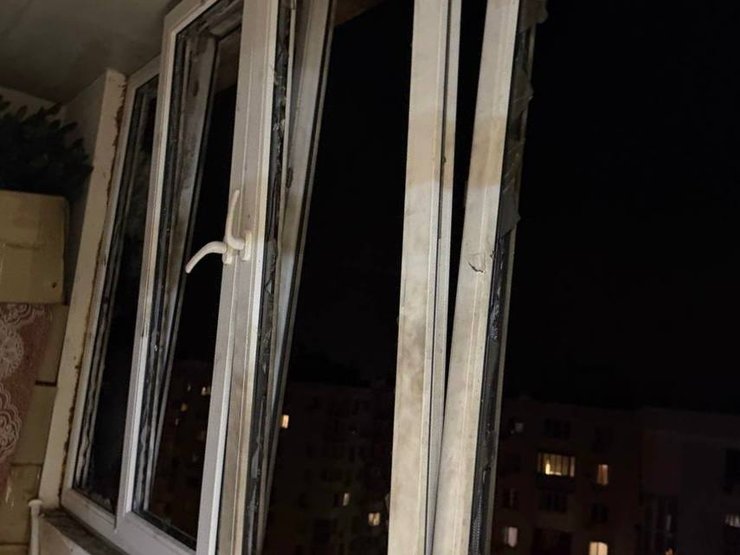 Одеса під ударом: влучання в житловий комплекс та гіпермаркет – фото наслідків 5 Одеса під ударом: влучання в житловий комплекс та гіпермаркет – фото наслідків 5