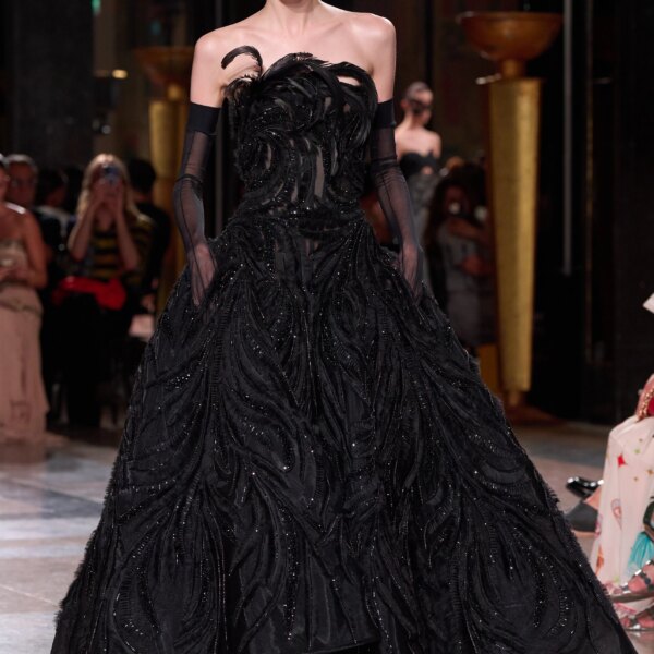 Головна 76 Elie Saab представляє кутюрну магію: колекція Осінь-Зима 2026/27 зачаровує