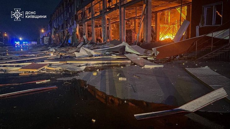 19 липня: Ворожий удар знищив склад Amtel 8 19 липня: Ворожий удар знищив склад Amtel 8