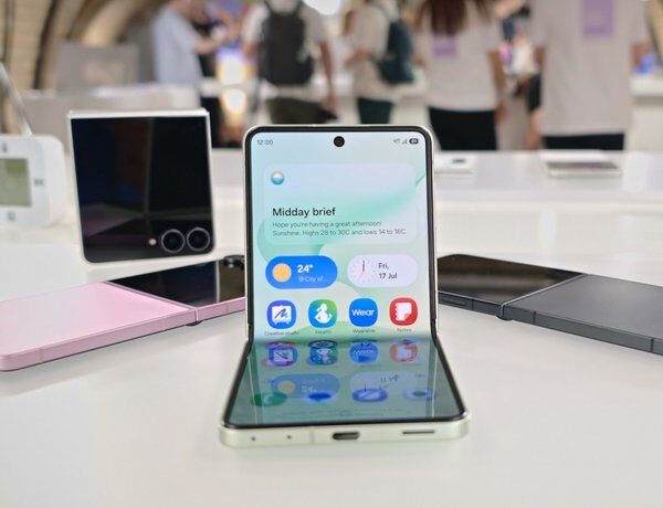Samsung Galaxy Z Flip 8: Компактна потужність та неочікувані інновації вже у продажу