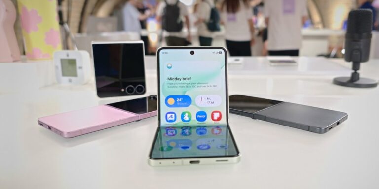 Samsung Galaxy Z Flip 8: Компактна потужність та неочікувані інновації вже у продажу 3 Samsung Galaxy Z Flip 8: Компактна потужність та неочікувані інновації вже у продажу 3