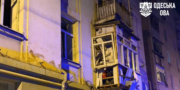 Одеса під ударом: потужні вибухи сколихнули місто від ракетної атаки, є жертви 27 Одеса під ударом: потужні вибухи сколихнули місто від ракетної атаки, є жертви 27