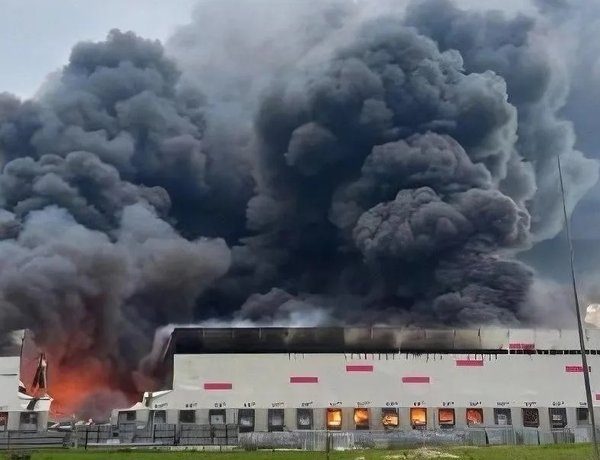 Вибухове оновлення: Пожежа на складі Wildberries в Рязані охопила 1000 кв. м – що відомо