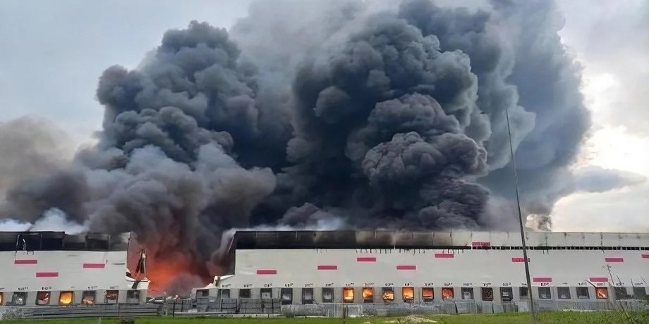 Вибухове оновлення: Пожежа на складі Wildberries в Рязані охопила 1000 кв. м – що відомо 2