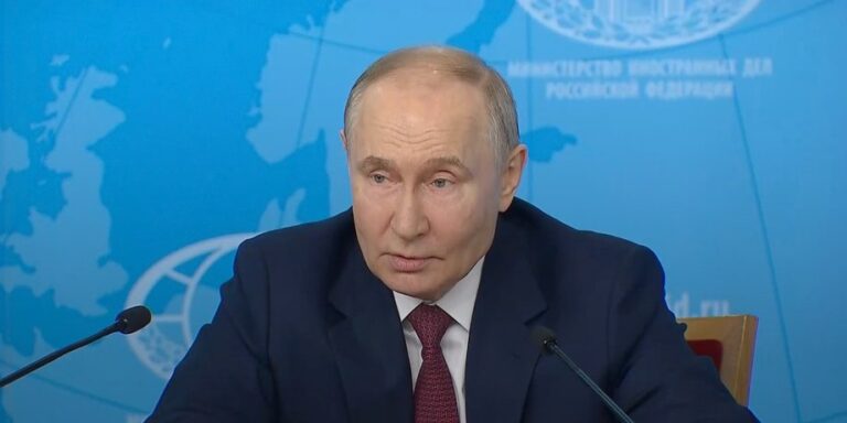 Росіяни шоковані: удари по НПЗ в Омську розлютили Путіна 8 Росіяни шоковані: удари по НПЗ в Омську розлютили Путіна 8