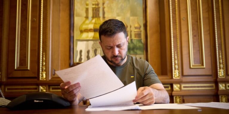 Зеленський призначив нових керівників: указів про Альфу, поліцію та ОВА набули чинності 3 Зеленський призначив нових керівників: указів про Альфу, поліцію та ОВА набули чинності 3