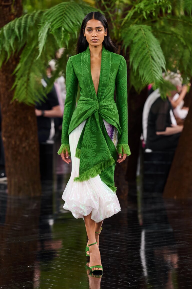 Dior Couture Осінь-Зима 2026/2027: Одяг, що оживляє природу 55 Dior Couture Осінь-Зима 2026/2027: Одяг, що оживляє природу 9