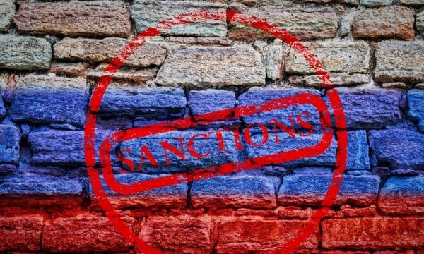 ЄС ввів обмеження для 33 російських банків, виключивши їх із системи SWIFT.