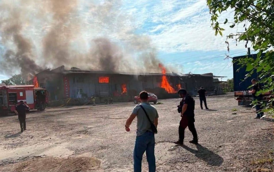 Росіяни обстріляли Нову пошту на Вінниччині: що відомо 9 Росіяни обстріляли Нову пошту на Вінниччині: що відомо 9