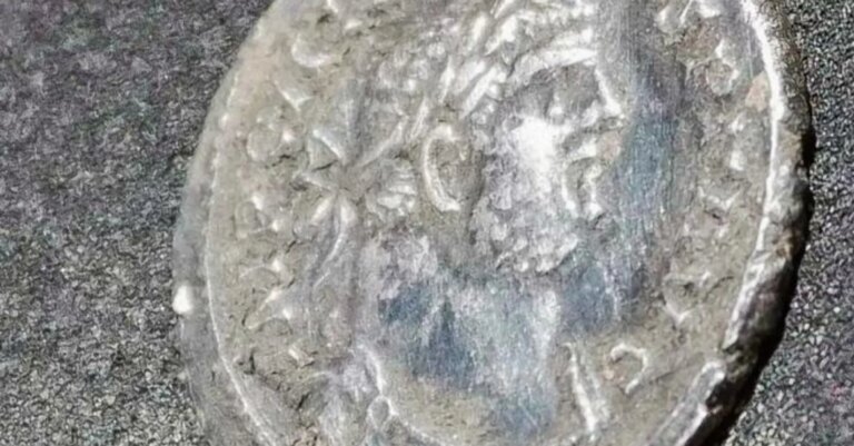 Знайдено 1700-річну монету в Англії: науковий прорив з фото 32 Знайдено 1700-річну монету в Англії: науковий прорив з фото 32