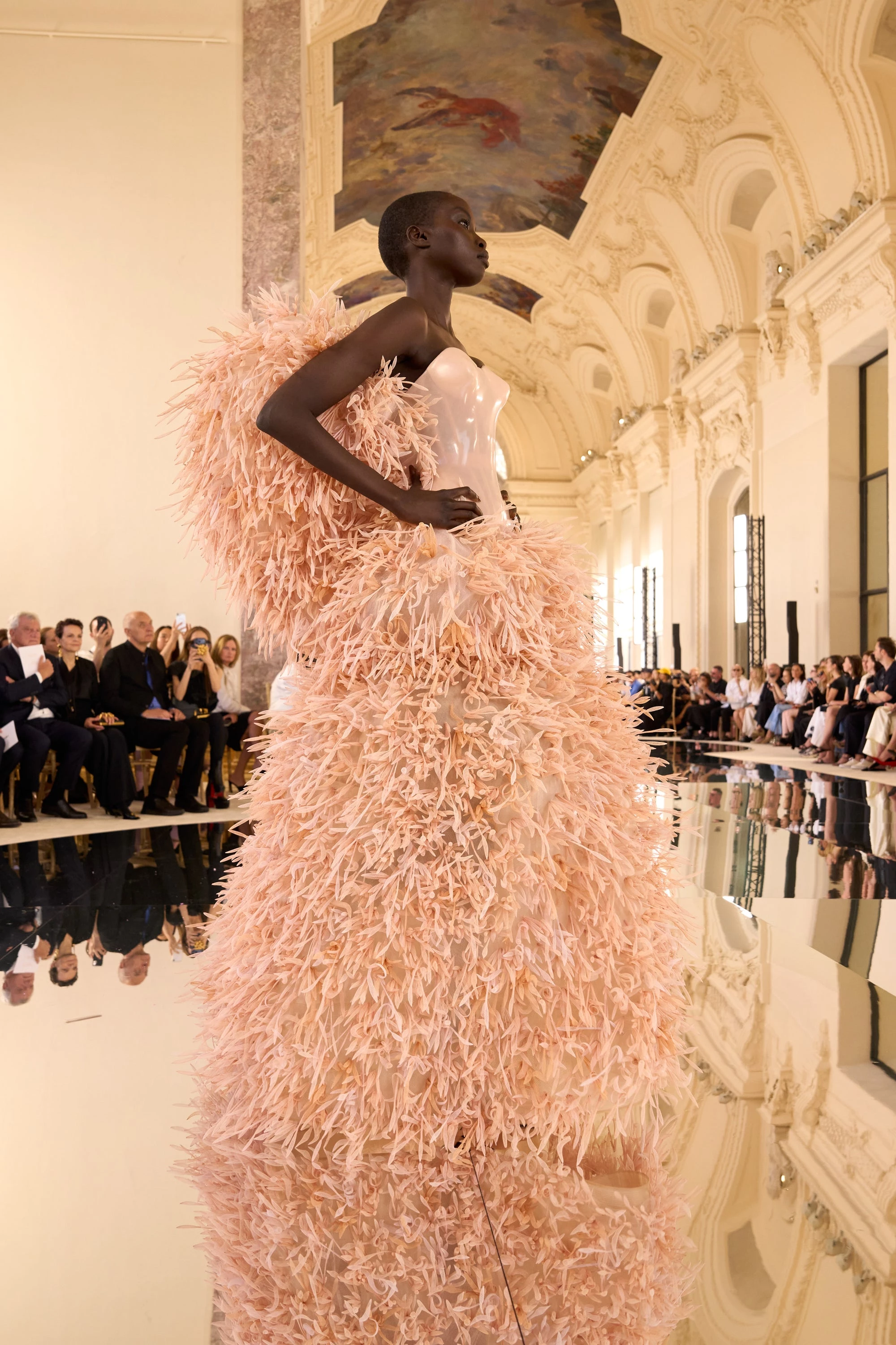 Schiaparelli: Колекція, що переосмислює моду як мистецтво9