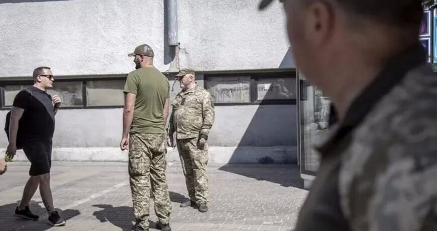 Головна 60 Нардеп розкрив шокуючу правду: військкомати платять за кожного затриманого
