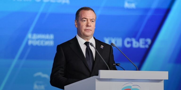 Медведєв анонсує "завершення СВО": що це означає для України? 27 Медведєв анонсує "завершення СВО": що це означає для України? 27