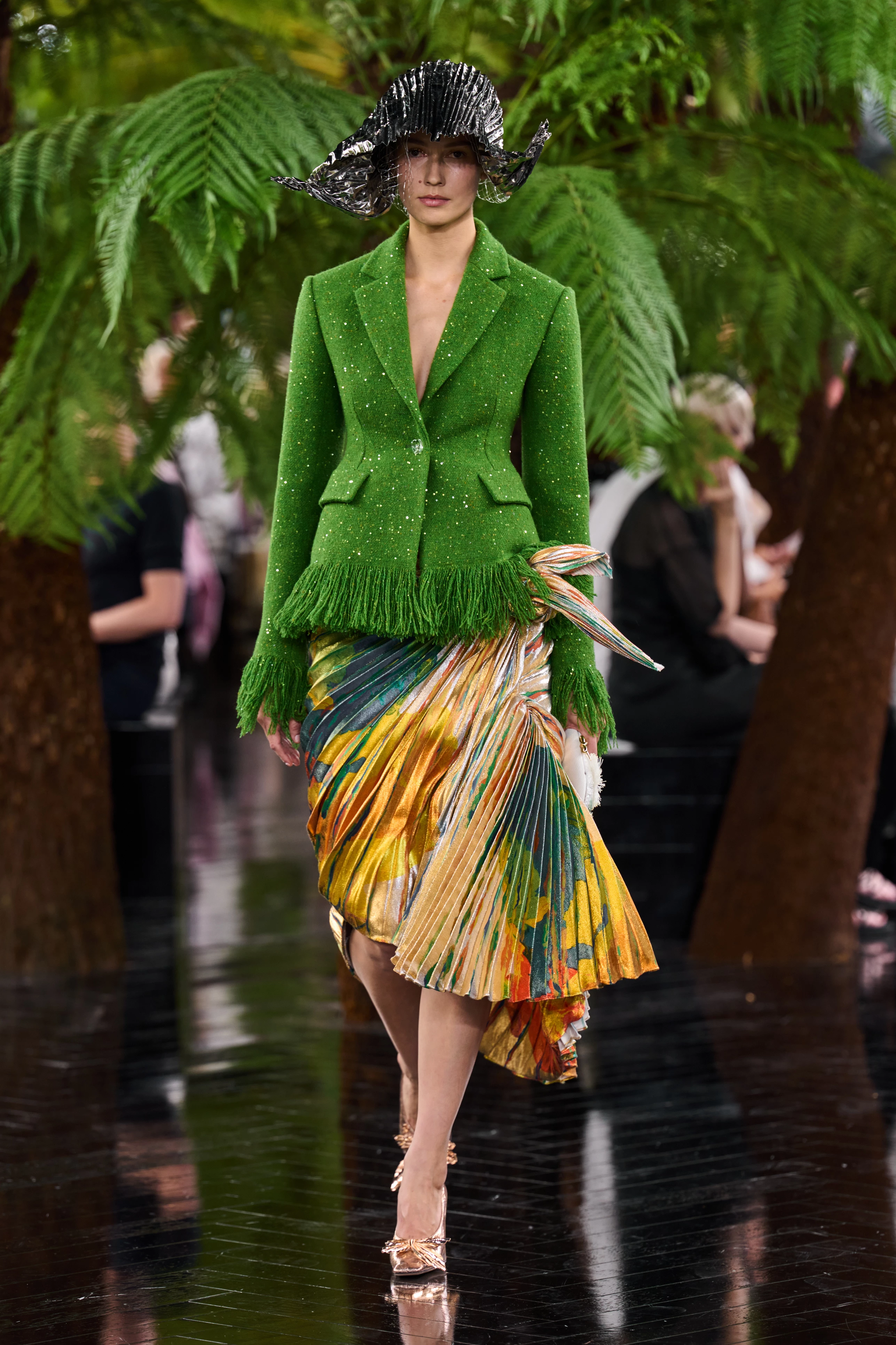 Dior Couture Осінь-Зима 2026/2027: Одяг, що оживляє природу 20 Dior Couture Осінь-Зима 2026/2027: Одяг, що оживляє природу5
