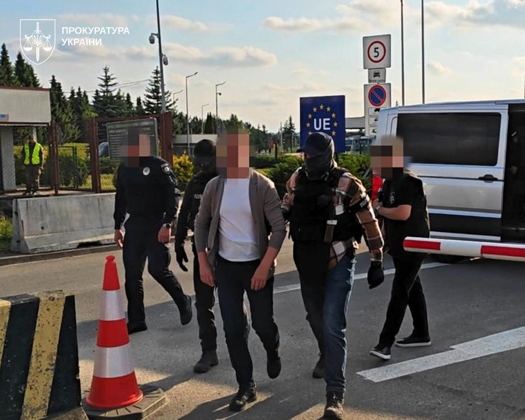 Німеччина та Італія екстрадували Україні топ-фігурантів багатомільйонних шахрайських схем 6 Німеччина та Італія екстрадували Україні топ-фігурантів багатомільйонних шахрайських схем 6
