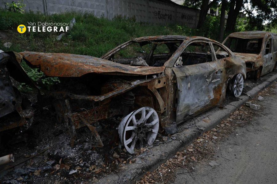 Наслідки нічної атаки РФ: Київ та Вишневе під ударом — фоторепортаж 19 Наслідки нічної атаки РФ: Київ та Вишневе під ударом — фоторепортаж 19