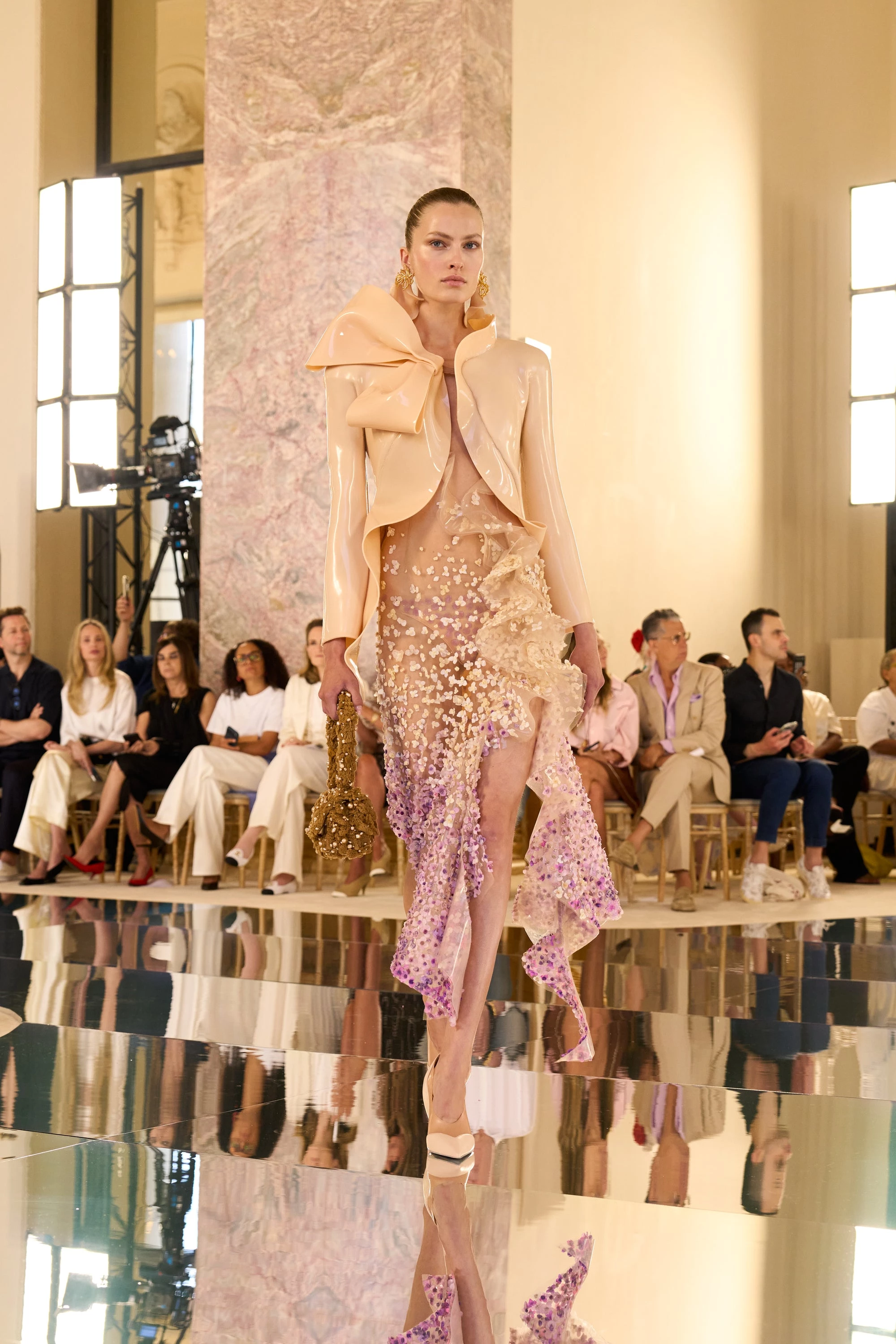 Schiaparelli: Колекція, що переосмислює моду як мистецтво8