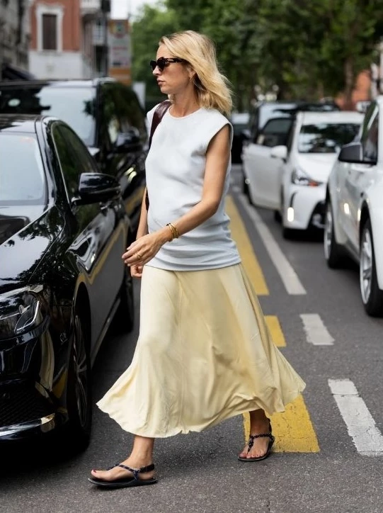 Літо 2026: Босоніжки з 90-х захопили модні подіуми — дізнайтесь, чому!4