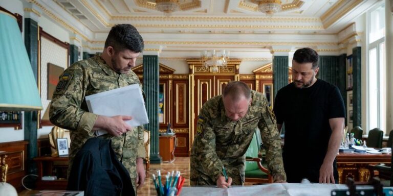 Стала відома причина відставки Сирського: розкриваємо деталі 3 Стала відома причина відставки Сирського: розкриваємо деталі 3