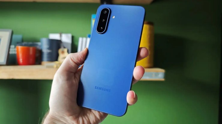 Motorola вже не та: обираємо кращу альтернативу серед 3 нових смартфонів 8 Motorola вже не та: обираємо кращу альтернативу серед 3 нових смартфонів 8