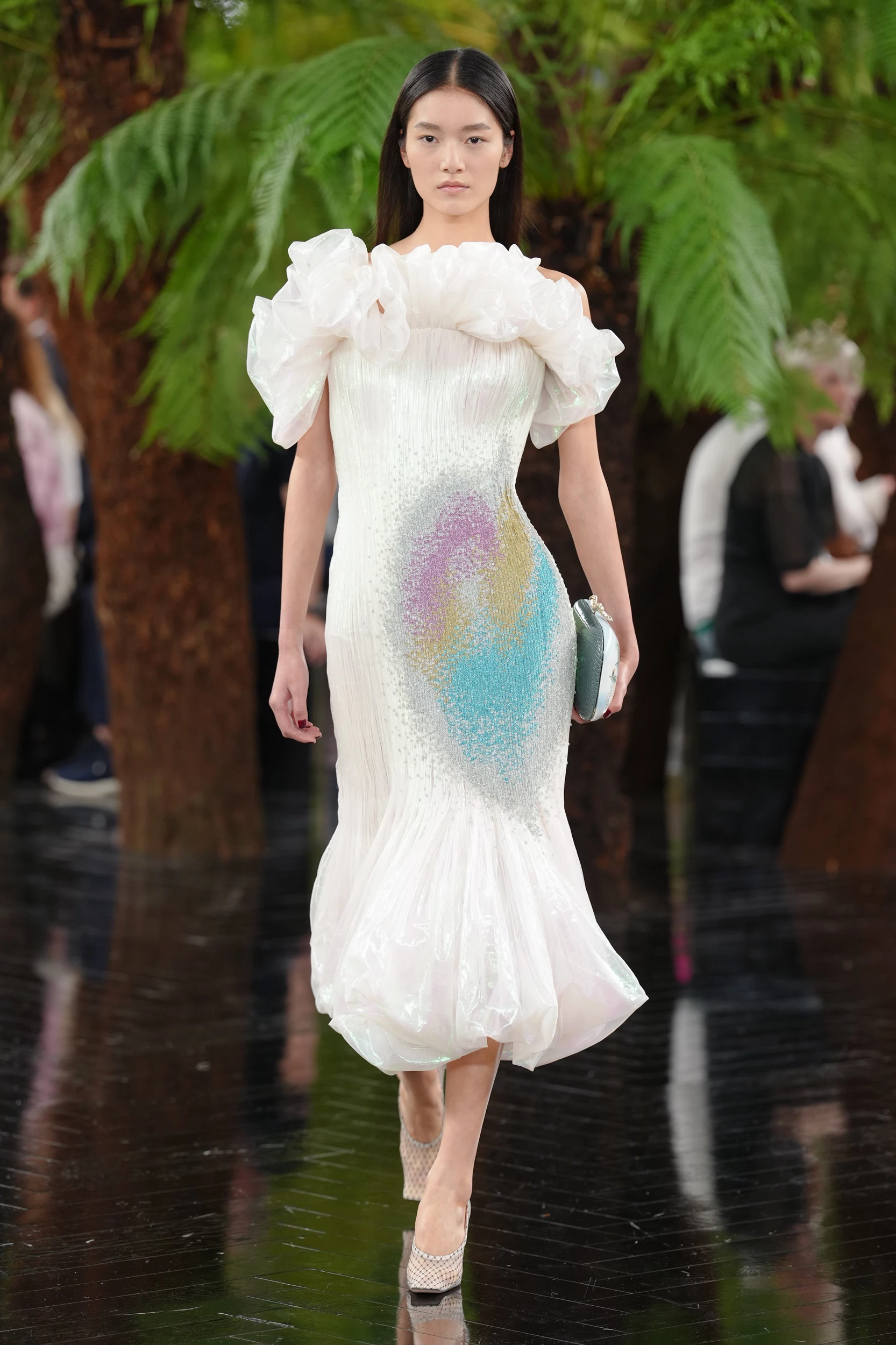 Dior Couture Осінь-Зима 2026/2027: Одяг, що оживляє природу 25 Dior Couture Осінь-Зима 2026/2027: Одяг, що оживляє природу10