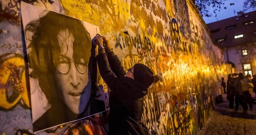 Головна 92 Джон Леннон: Чи став музикант новою жертвою диявола, як Каїн?