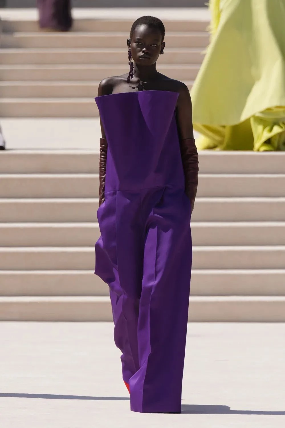 Піччолі запалив Balenciaga: перша кутюрна колекція вибухнула подіумом6