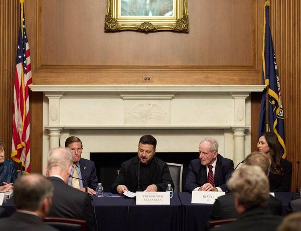 Зеленський обговорив із сенаторами США «пекельні» санкції проти РФ перед ключовим голосуванням