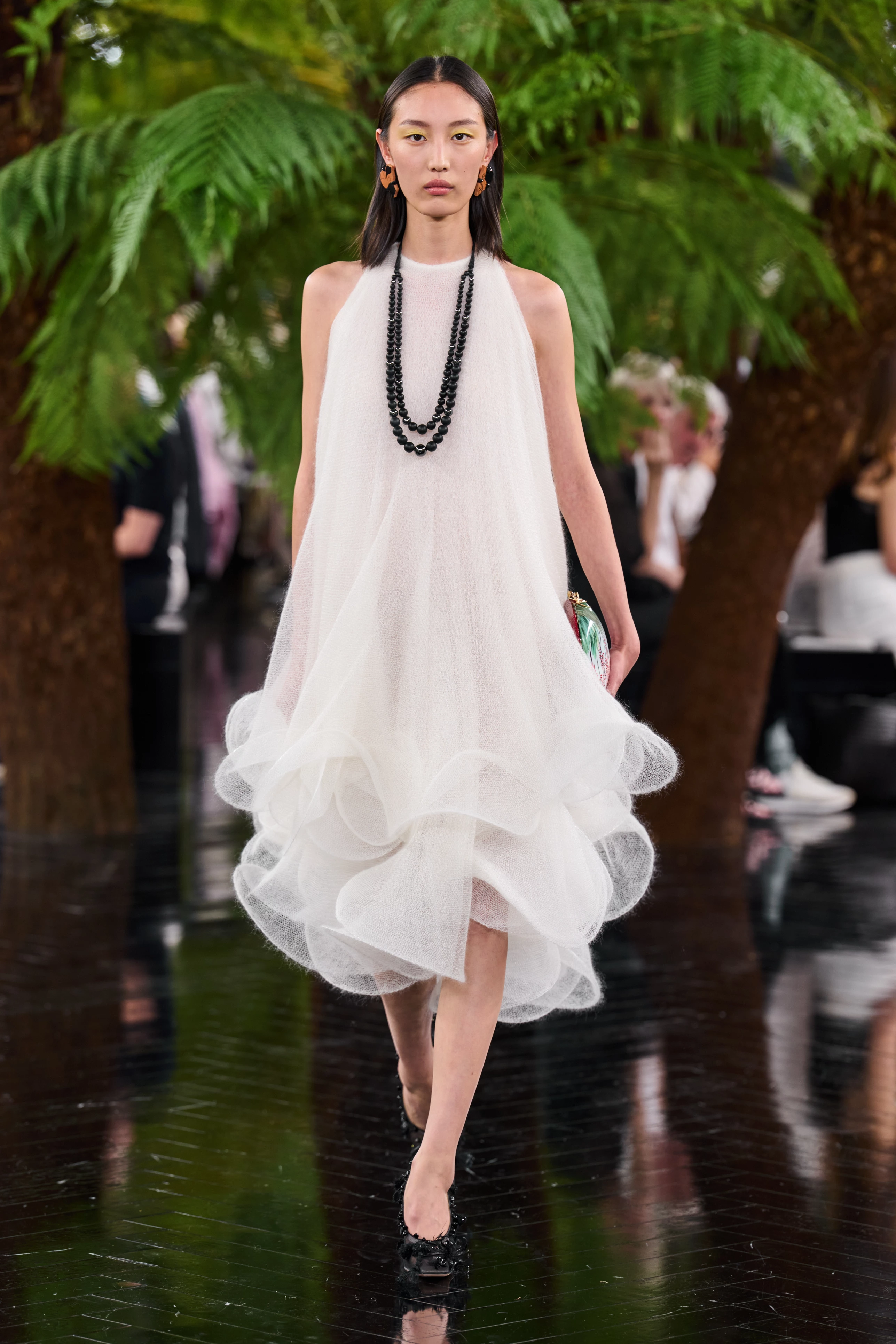 Dior Couture Осінь-Зима 2026/2027: Одяг, що оживляє природу 28 Dior Couture Осінь-Зима 2026/2027: Одяг, що оживляє природу13