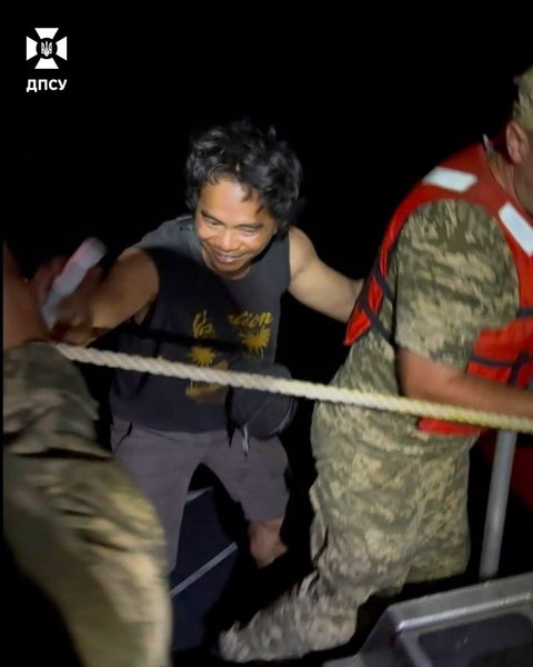 Прикордонники відбили атаку на судно VENTURO: порятунок моряка з Філіппін. 10