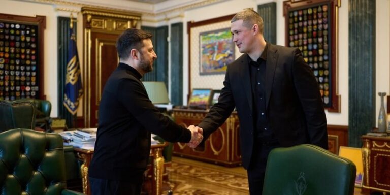 Федоров відмовляється від ролі при РНБО, прагне повернутися до Міноборони, — FT 3 Федоров відмовляється від ролі при РНБО, прагне повернутися до Міноборони, — FT 3