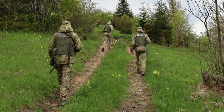 Україна посилює оборону: зведення нових фортифікацій на півночі триває семимильними кроками 9 Україна посилює оборону: зведення нових фортифікацій на півночі триває семимильними кроками 9