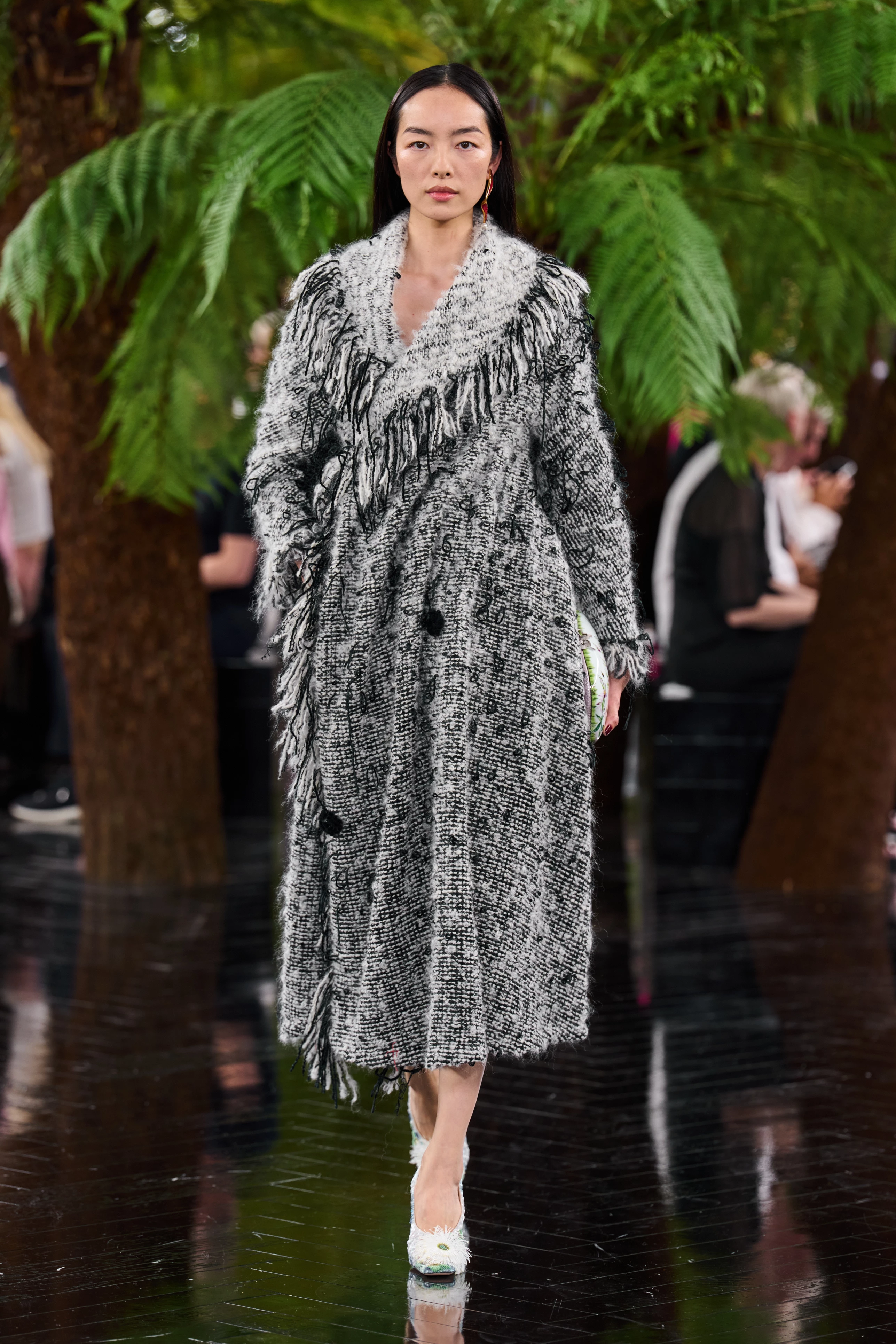 Dior Couture Осінь-Зима 2026/2027: Одяг, що оживляє природу 23 Dior Couture Осінь-Зима 2026/2027: Одяг, що оживляє природу8