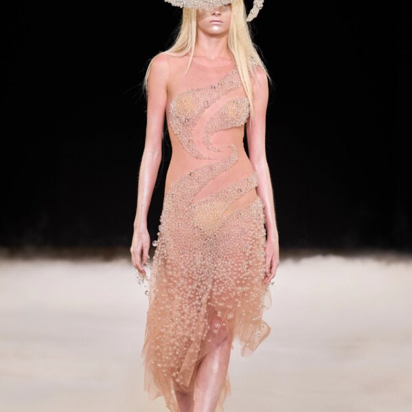 Головна 82 Iris Van Herpen зачаровує: відкриваємо ексклюзивну осінньо-зимову колекцію 2026/27