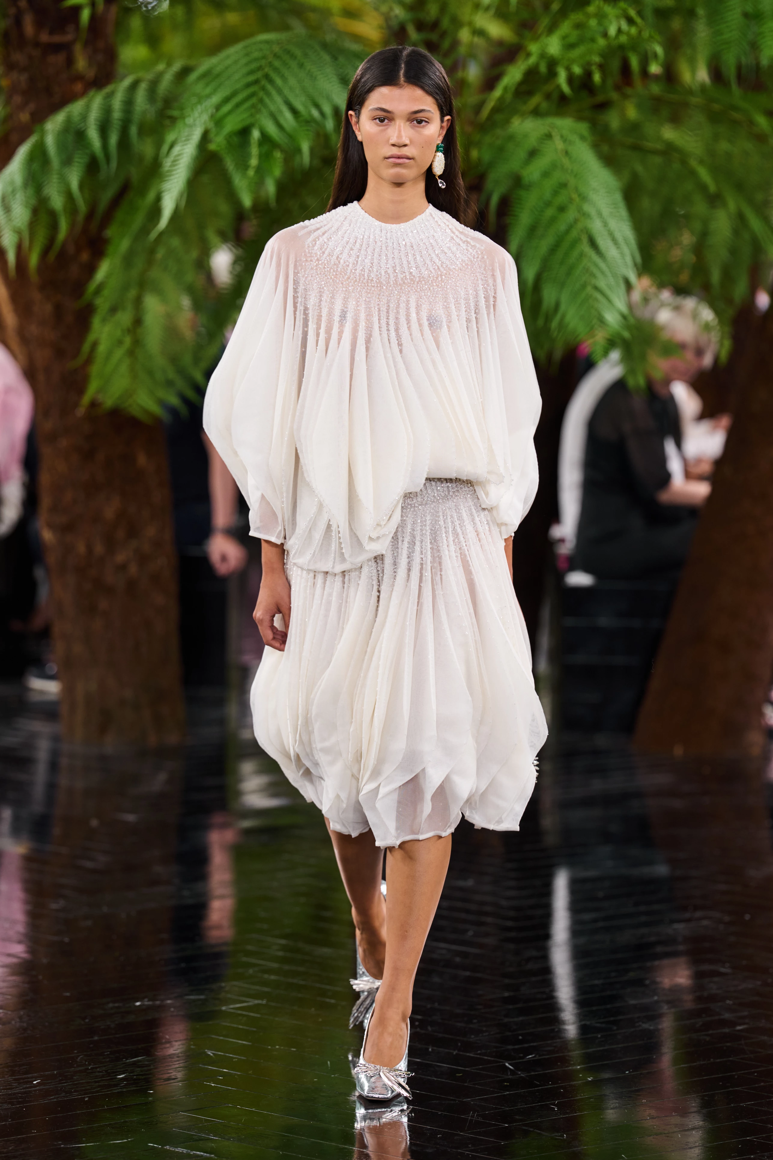 Dior Couture Осінь-Зима 2026/2027: Одяг, що оживляє природу 26 Dior Couture Осінь-Зима 2026/2027: Одяг, що оживляє природу11