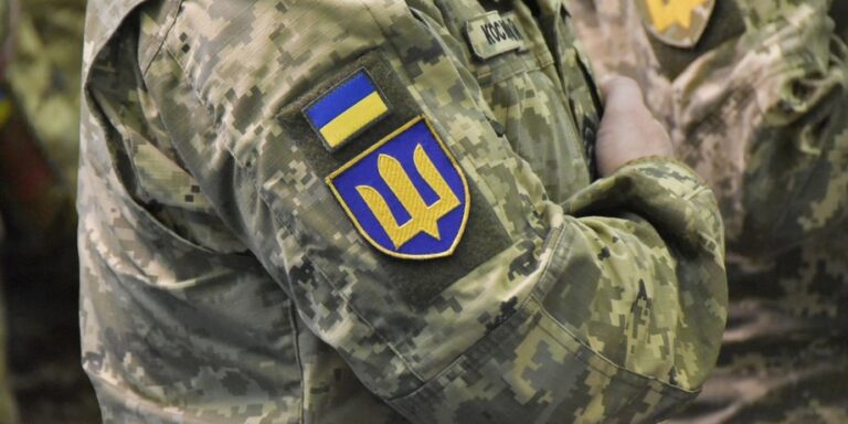 ЗСУ: Чмут розкриває, чому правдомовних командирів усувають з посад 17 ЗСУ: Чмут розкриває, чому правдомовних командирів усувають з посад 17